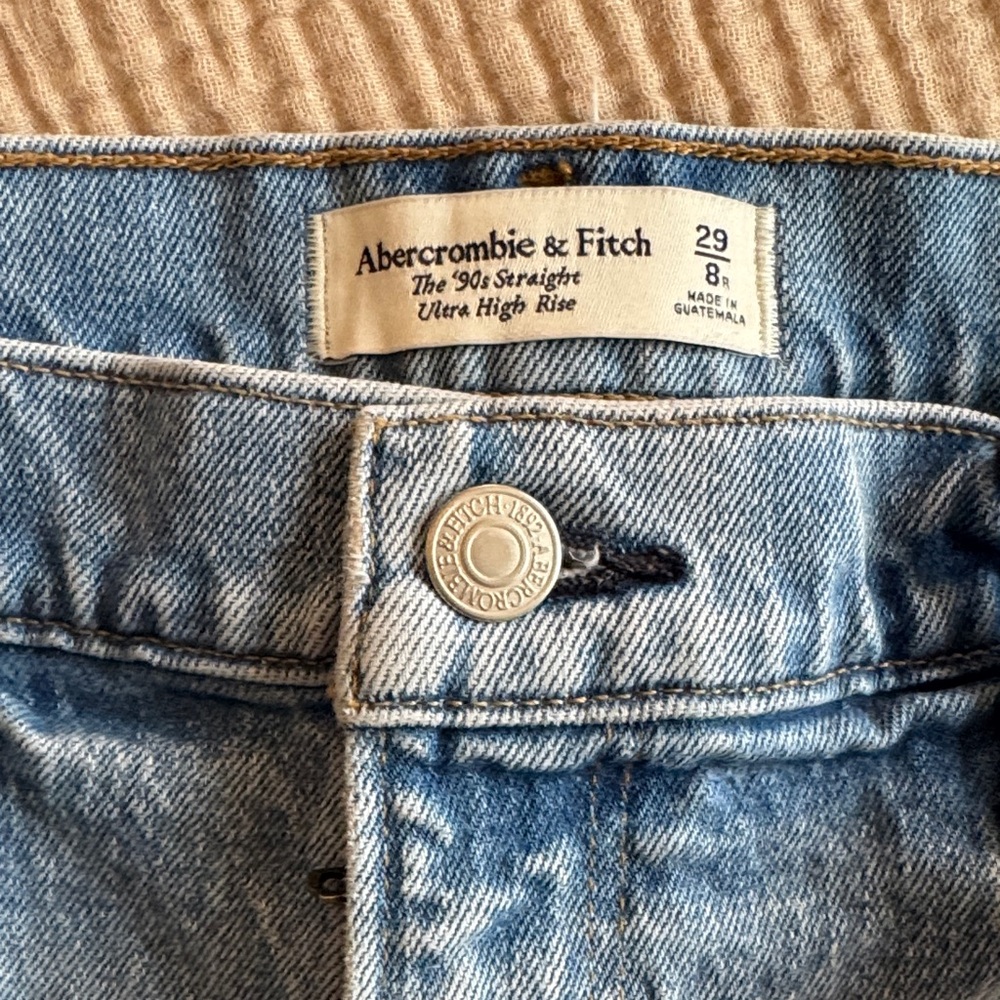 Abercrombie & Fitch Women’s Light Blue Straight Jeans